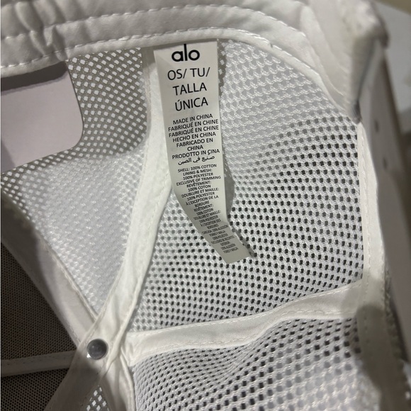 White alo Hat - Picture 2 of 2